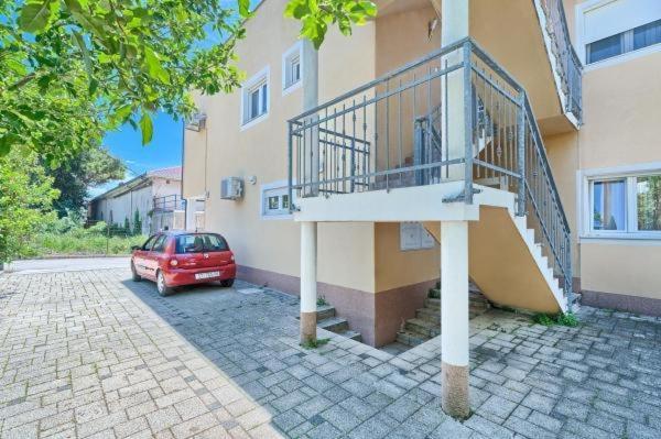 Apartment In Kastel Luksic With Terrace, Air Conditioning, W-Lan, Washing Machine 5107-3 Kaštela Екстериор снимка